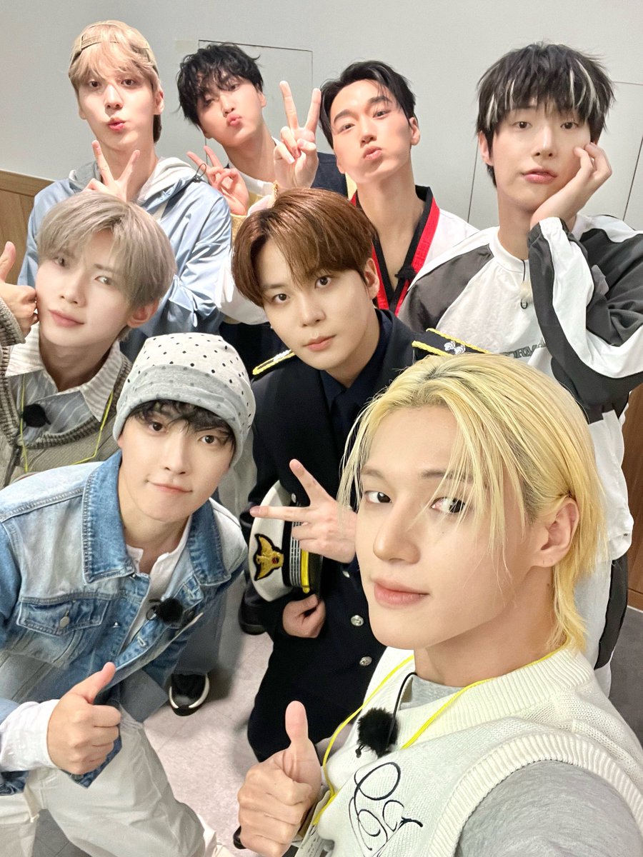 ATEEZofficial's tweet photo. [📷] ATEEZ(에이티즈) 티즈는 8살&amp;80살 Behind Photo

8살이나 80살이나 한결 같은 티즈..🤣
앞으로도 늘 변함없이 함께이길❣️

#ATEEZ #에이티즈 #8_years_with_ATEEZ https://t.co/k5bCR9B4iQ