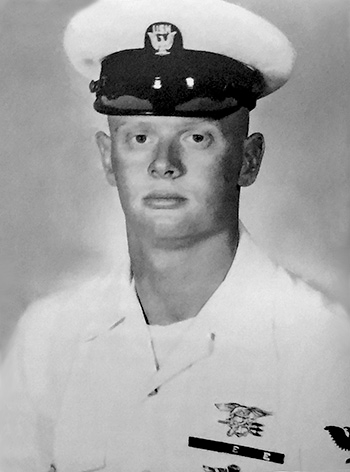 hmcrem's tweet photo. Good morning Beautiful People. 
A coffee toast in memory of our fallen warriors. 

Lest We Forget. 

OTD in 1983 Four U.S. Navy SEALs from DEVGRU lost their lives during a nighttime parachute reconnaissance drop just prior to the main invasion during Operation Urgent Fury, off the coast of Grenada.

🇺🇸Senior Chief Engineman(SEAL) Robert R. Schamberger 
🇺🇸Machinist Mate 1st Class(SEAL) Kenneth J. Butcher 
🇺🇸Quartermaster 1st Class(SEAL) Kevin E. Lundberg 
🇺🇸Hull Technician 1st Class(SEAL) Stephen L. Morris 

Rest in Peace Warriors and Brothers. LLTB.
