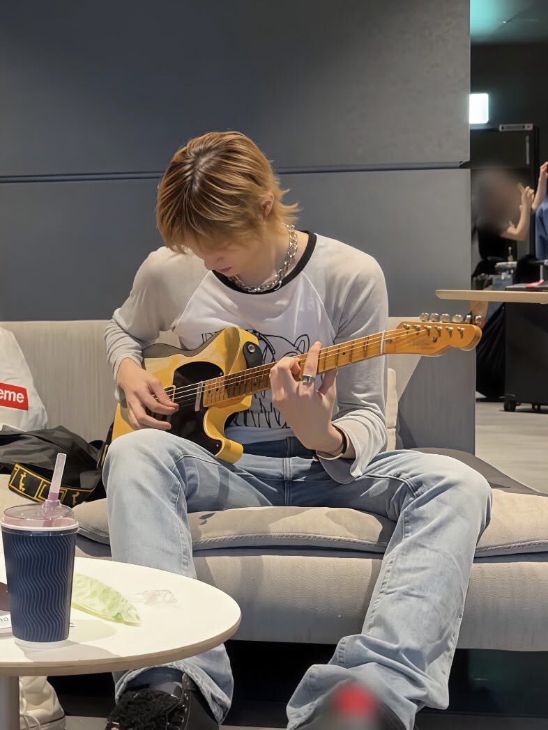 Martinf3ish's tweet photo. 🎸 https://t.co/JnKge3eett