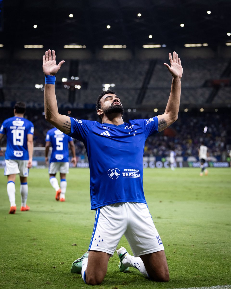Cruzeiro's tweet photo. Bom dia com mais uma vitória do Cabuloso, Nação! 🦊

📸 @ggaleixo / Cruzeirol https://t.co/7Df0S9EFSD