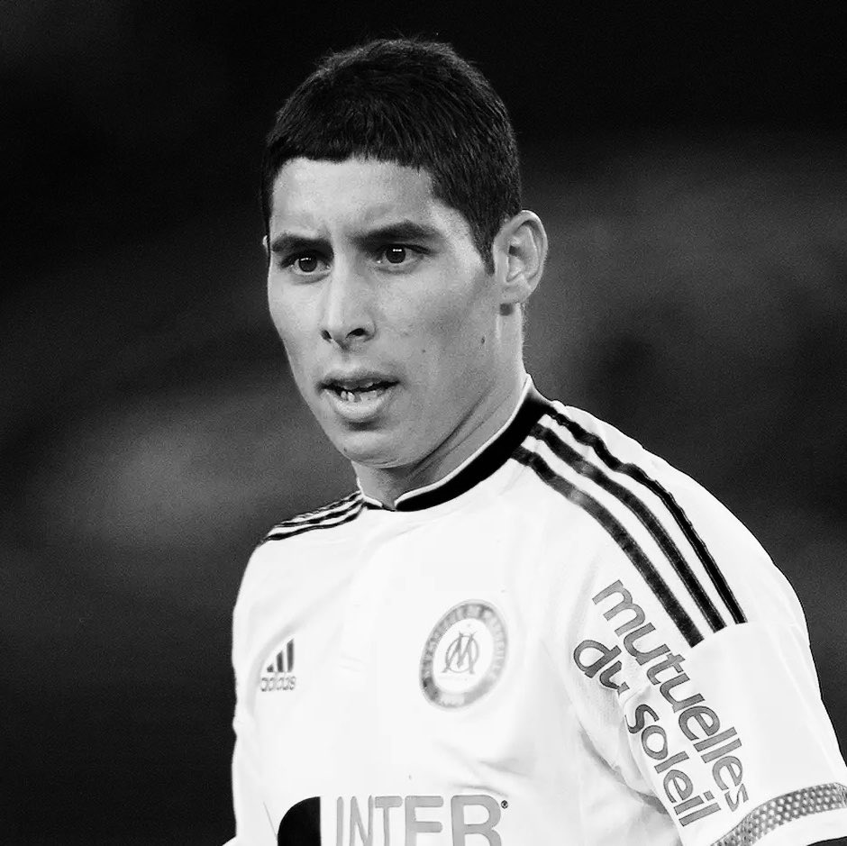 532off's tweet photo. Une pensée pour Abdelaziz Barrada, qui nous a quittés il y a 2 ans jour pour jour 🤲❤️

اللهم اغفر له وارحمه وعافه واعف عنه 🤲 https://t.co/cIpqbt8nzf