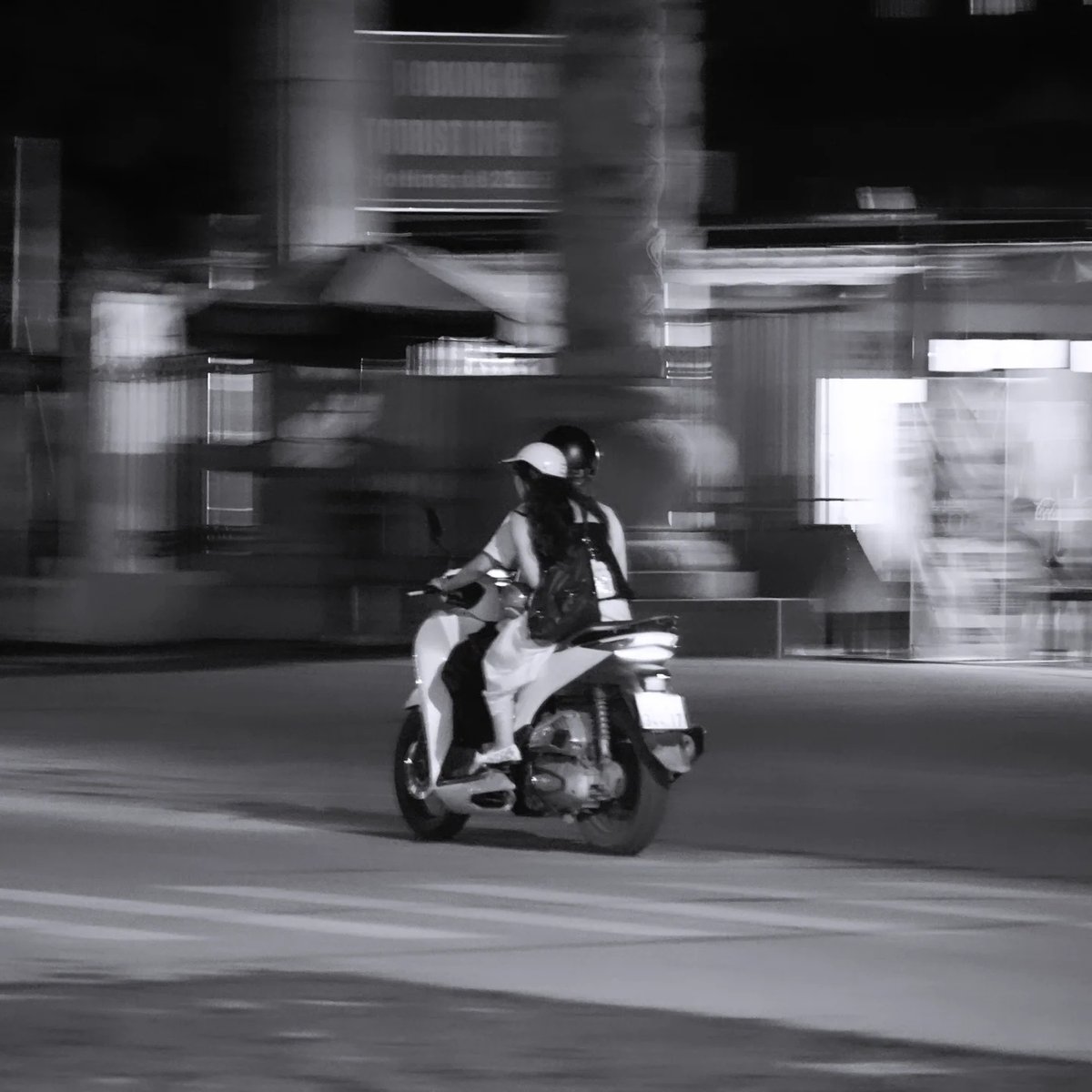 AnthoniaGp's tweet photo. Hanoi in constant motion. https://t.co/rSw84vRdko