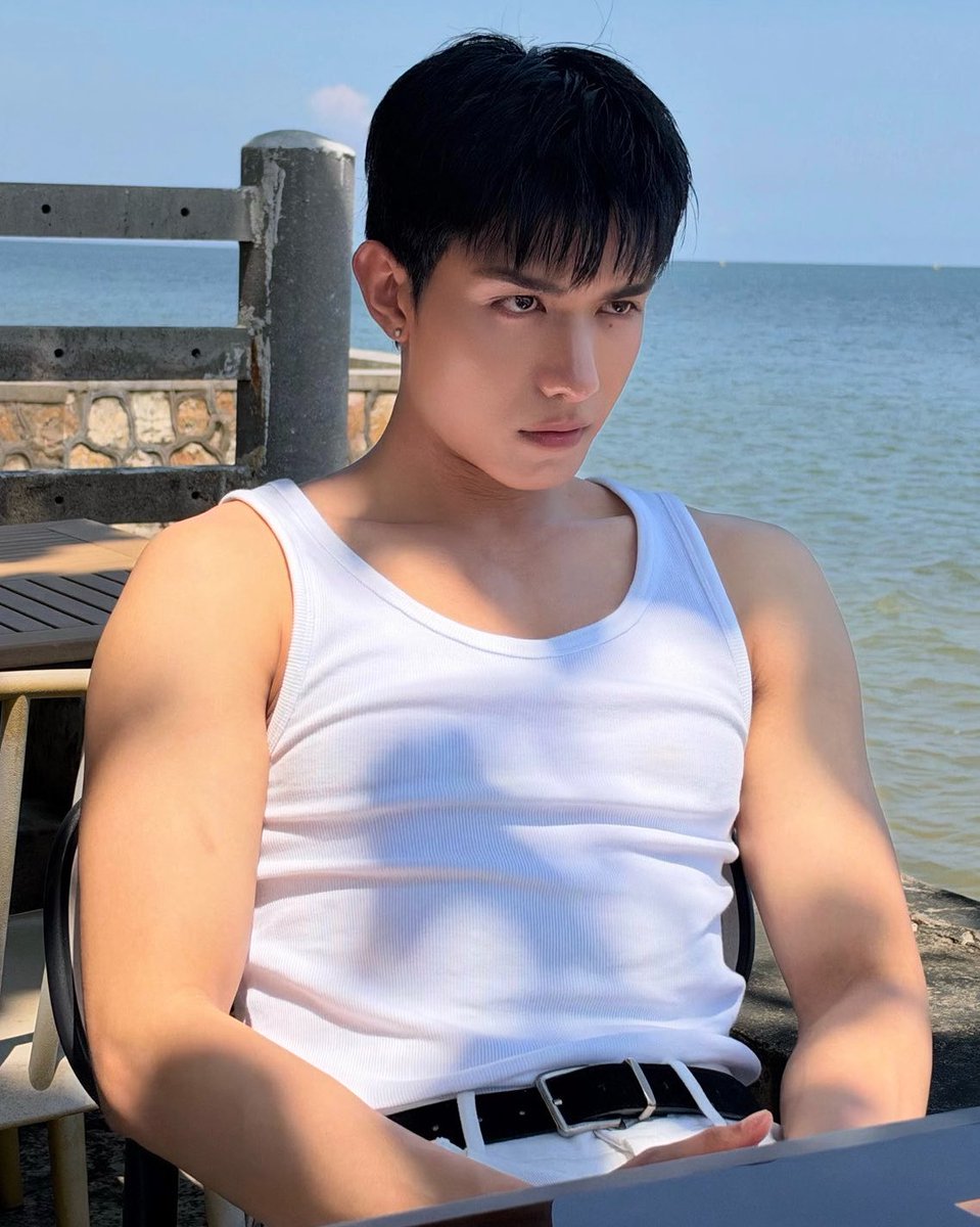 apisarraaa's tweet photo. : มากับใครอะครับ        
            
….                                                กับกู https://t.co/kDUvf5bTbJ