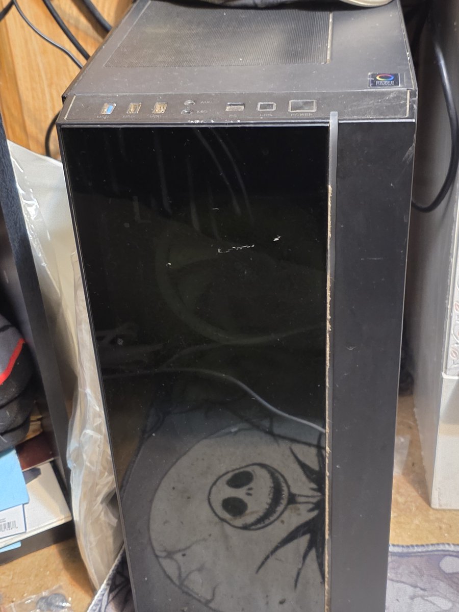 natebarnes1972's tweet photo. My ps5,xboxx,pc and laptop. I love gaming. Mostly playing Diablo 4,fortnite,bo6, sometimes elderscrolls online. https://t.co/YEPyvUFSuw