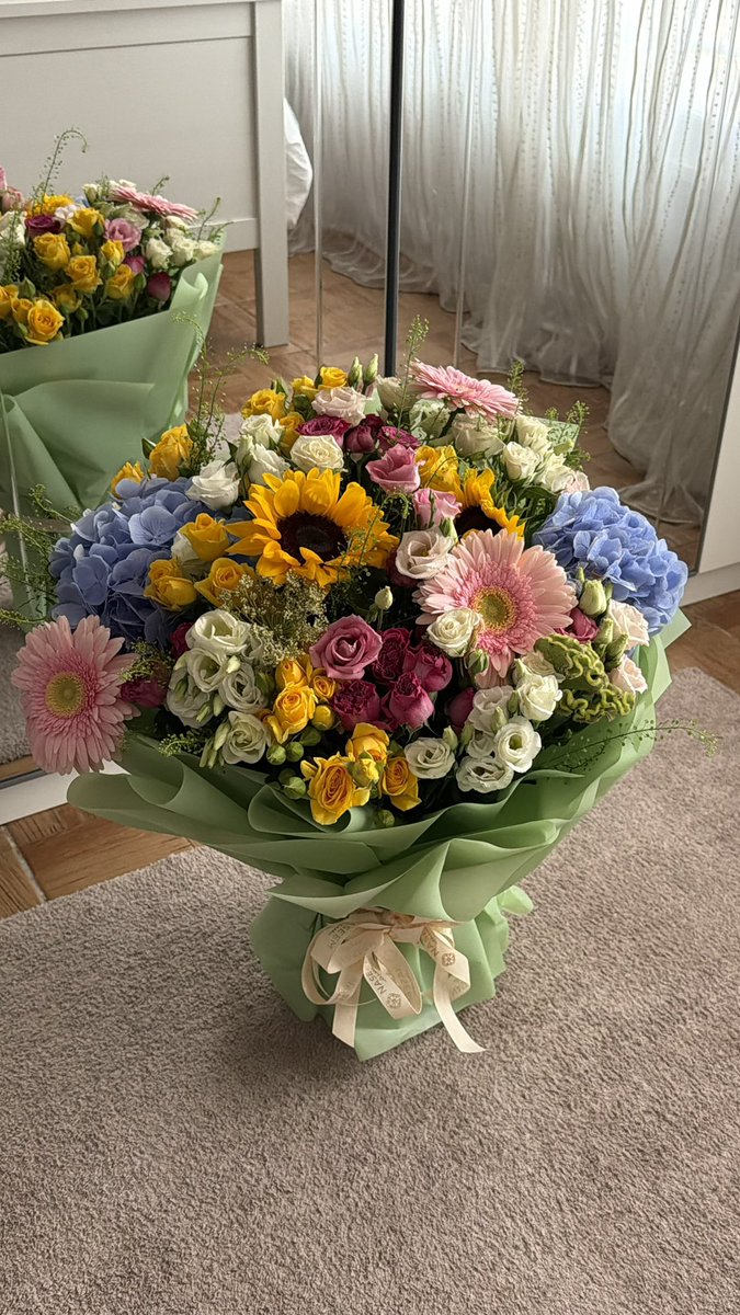 ll5_hi's tweet photo. 🌼🌷🌸🌺🪷🪻🌹🌻💐🌸
Full of love and happiness .. https://t.co/MDVFq5AO5f