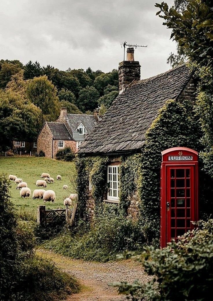 earthserenityy's tweet photo. Snowshill UK https://t.co/gDRjyhSezS