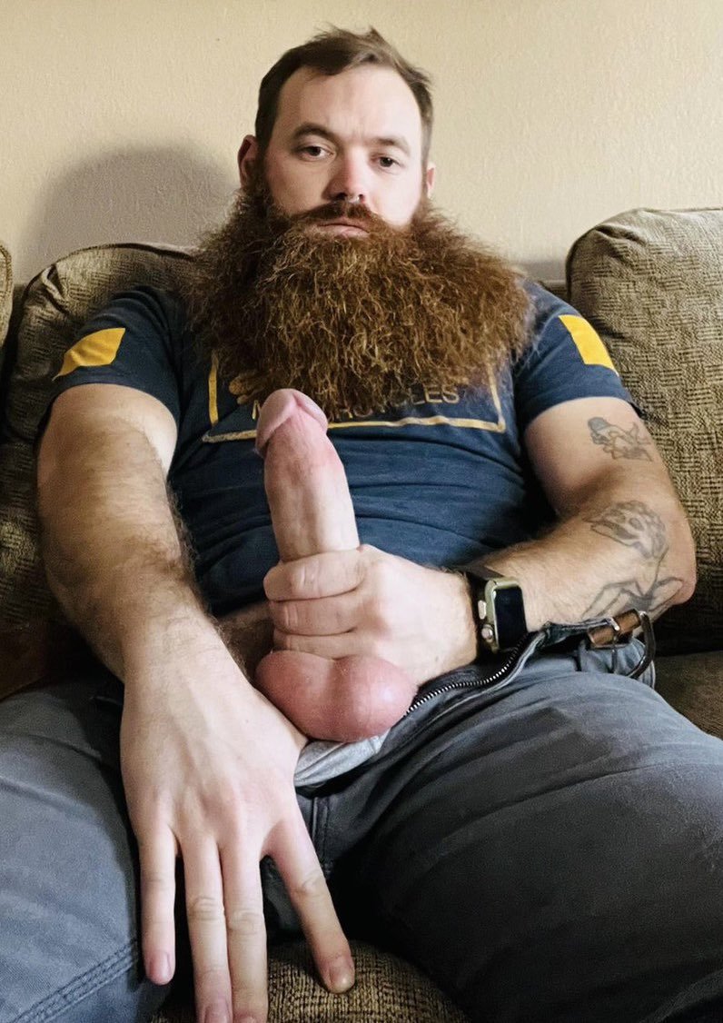 TuckyLucker's tweet photo. Mornin fellas &amp;happy #StiffySaturday 2all y'all who woke up all boned &amp;ready 2go or maybe the dude sleepin next 2ya woke up like that or maybe u been scrollin 4a few minutes &amp;now your pecker's all perked up &amp;harder'n rebar so here's a few dude boners 4ya #furrydudes #beefydudes https://t.co/HguDrzUTkq
