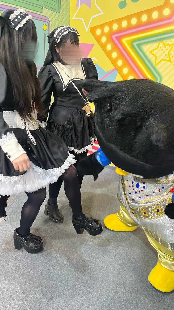 naika_jyo's tweet photo. 私 （みてー足怪我した。
ばつ丸（え⁉️

ばつ丸（よしよし

私（足隠したいんだ、、
ばつ丸 （ばっ‼️‼️）
私 😭

(3枚目蹴ってるんじゃないです足上げてるだけ) https://t.co/jOg8j7roIu