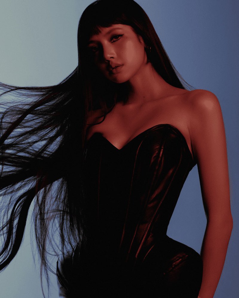 PopCrave's tweet photo. “Tarantino” by LISA debuts at #44 on Global Spotify with 1.911 million streams. https://t.co/mgpUULRNZD