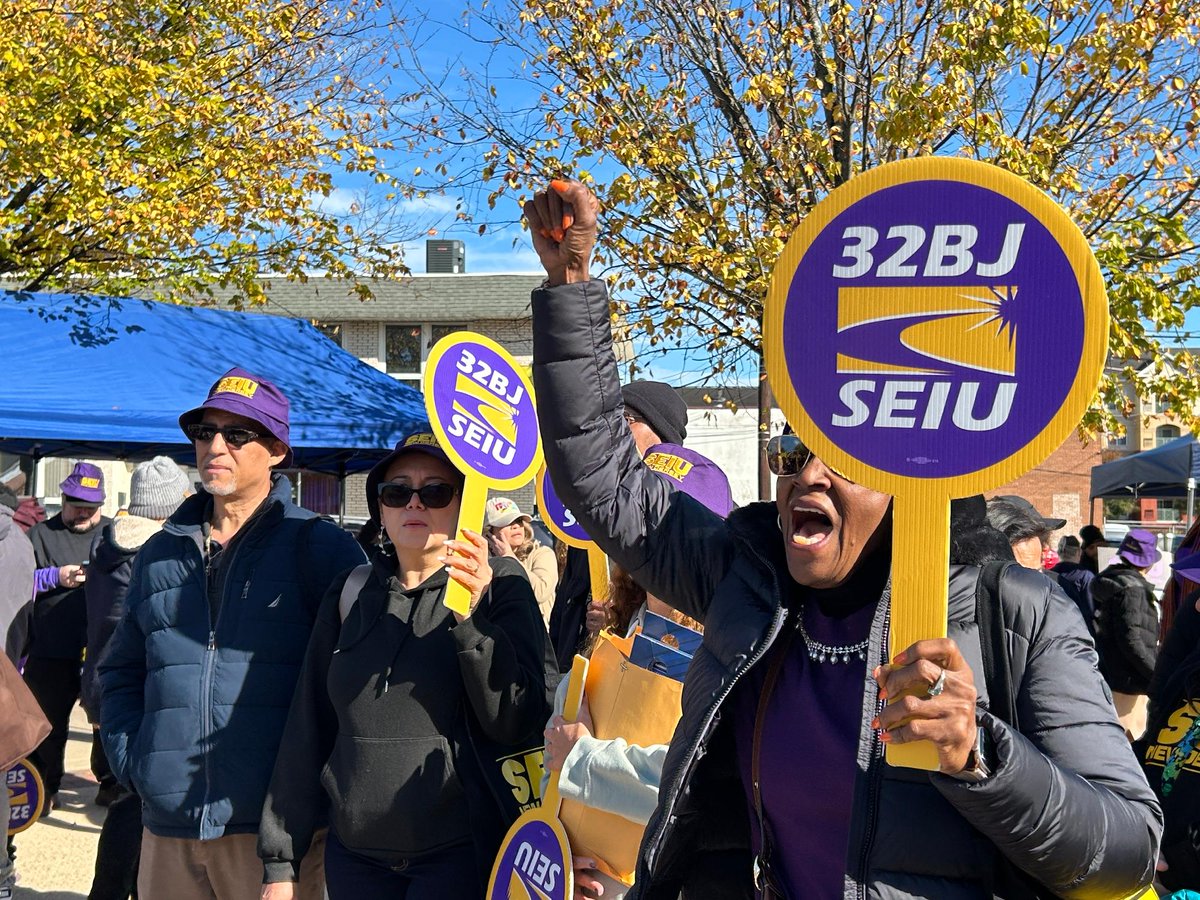 FightForAUnion's tweet photo. Healthcare is on the ballot. Public safety is on the ballot. Our paychecks and our kids’ future is on the ballot. Put simply, #MoneyPowerRespect is on the ballot, and we’re getting out the vote to win what we need. #WorkersVote https://t.co/ZtyPwEP1HP