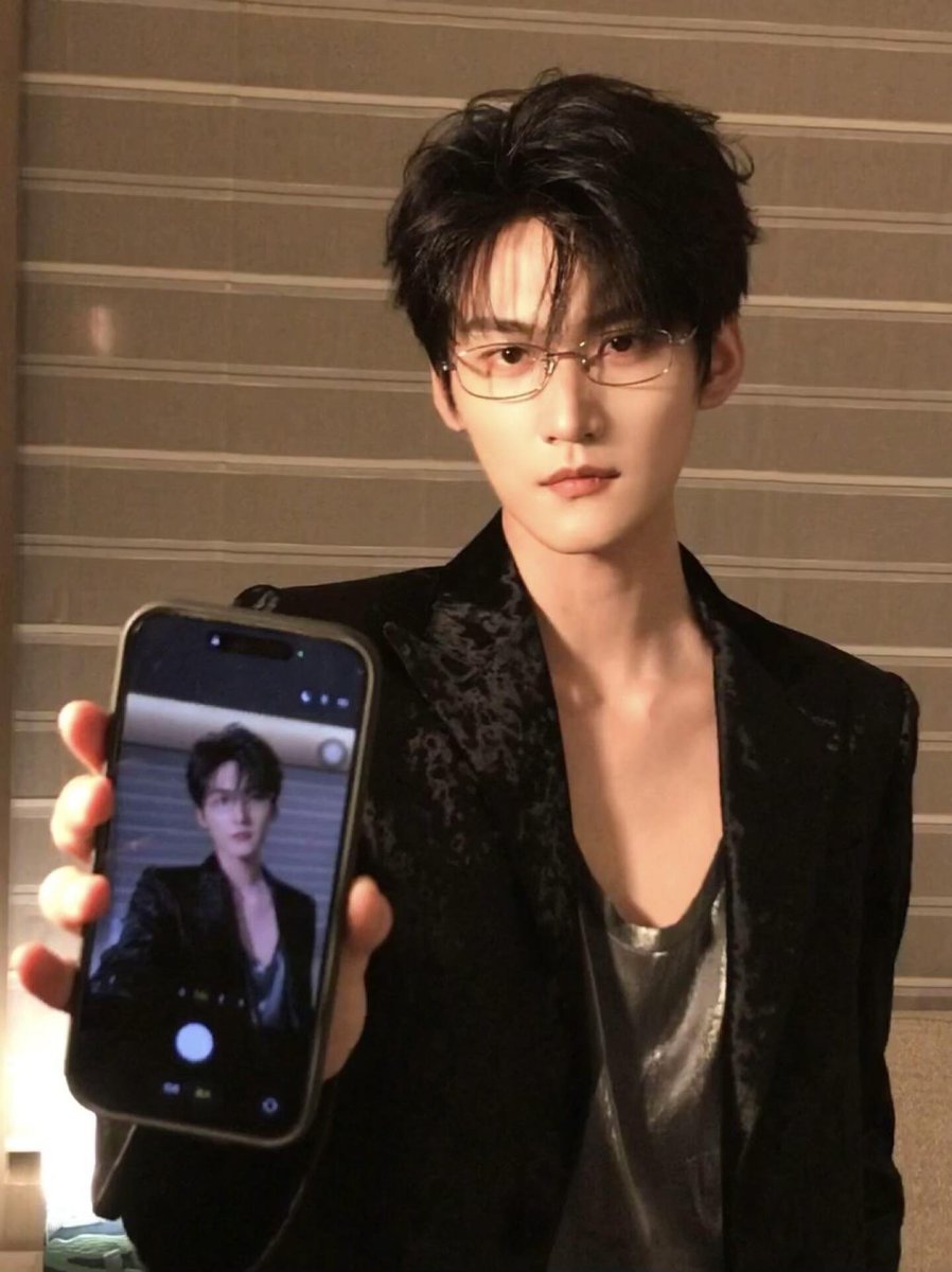 hwangkongz's tweet photo. 왐마야 황콩이 소녀됨 https://t.co/sIsnhSoYSE