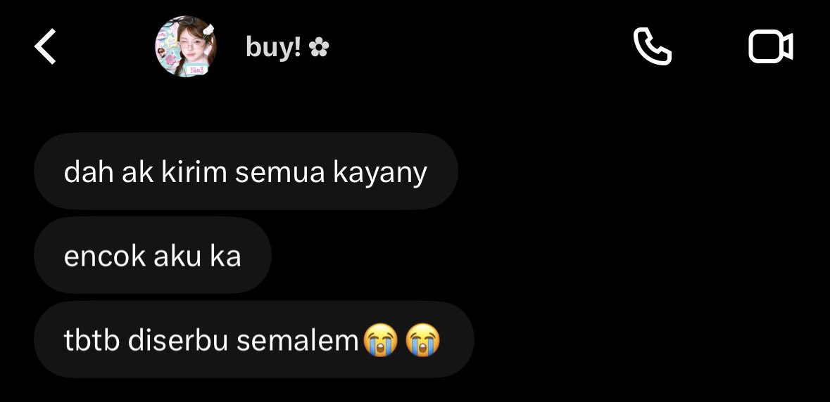 Moonzlet73_'s tweet photo. Semangat packingnya juragan cireng kuah keju @cctobeli 🙌🏻
Gapapa encok dikit, demi cireng kuah keju viral di warganet X 🙇 https://t.co/MGKi3pLlZR