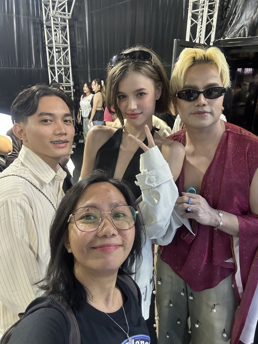 LowCatMe's tweet photo. Team Pilipinas 😍

APASRA NICHP EFW26
#YOKOatEFW26ICONSIAM https://t.co/A4Ek0tO1yb