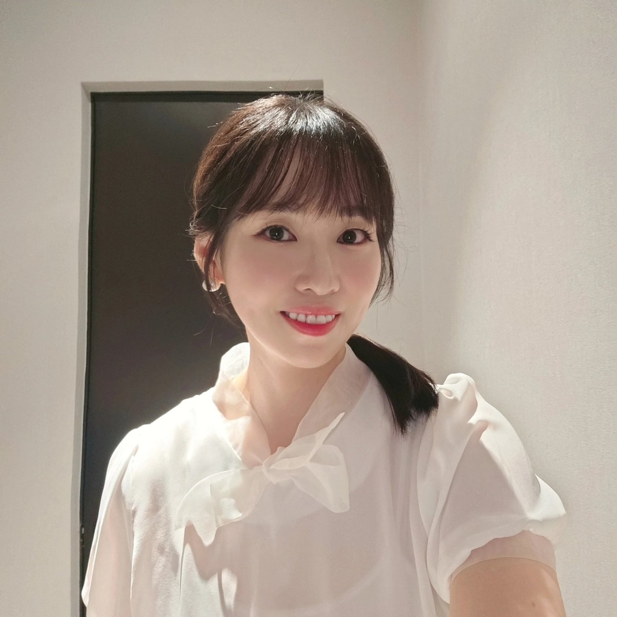 enjamin049588's tweet photo. 백만년 만의 인스타. 화장이 너무 잘돼서 올려본다. 보정 없인 못 살아가지만 하나씩 차근차근. 벌써 한 해의 절반이 지났지만, 조금만 더 힘내서 한 걸음씩 나아가자. https://t.co/fWhYEIcoOG