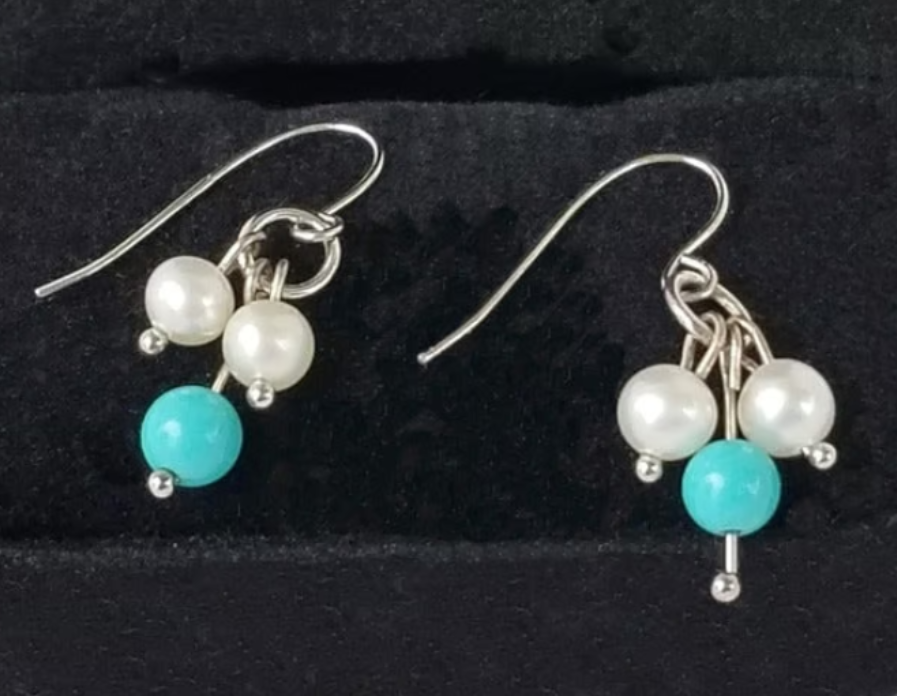 Evie_Hourglass's tweet photo. 18% Off! 14Kt #Gold Cultured #Pearl & Turquoise Dangly #Earrings NEW on #Mercari https://t.co/iaZn5CP9fD #brandnew #turquoise #pierced #14kt #giftsforher #giftforher #birthdaygift #jewelry #New #uniquegifts #specialgift #fashion #gifts #ChristmasGift #ChristmasGiftIdeas #OnSale https://t.co/5M9Vb5VJZm