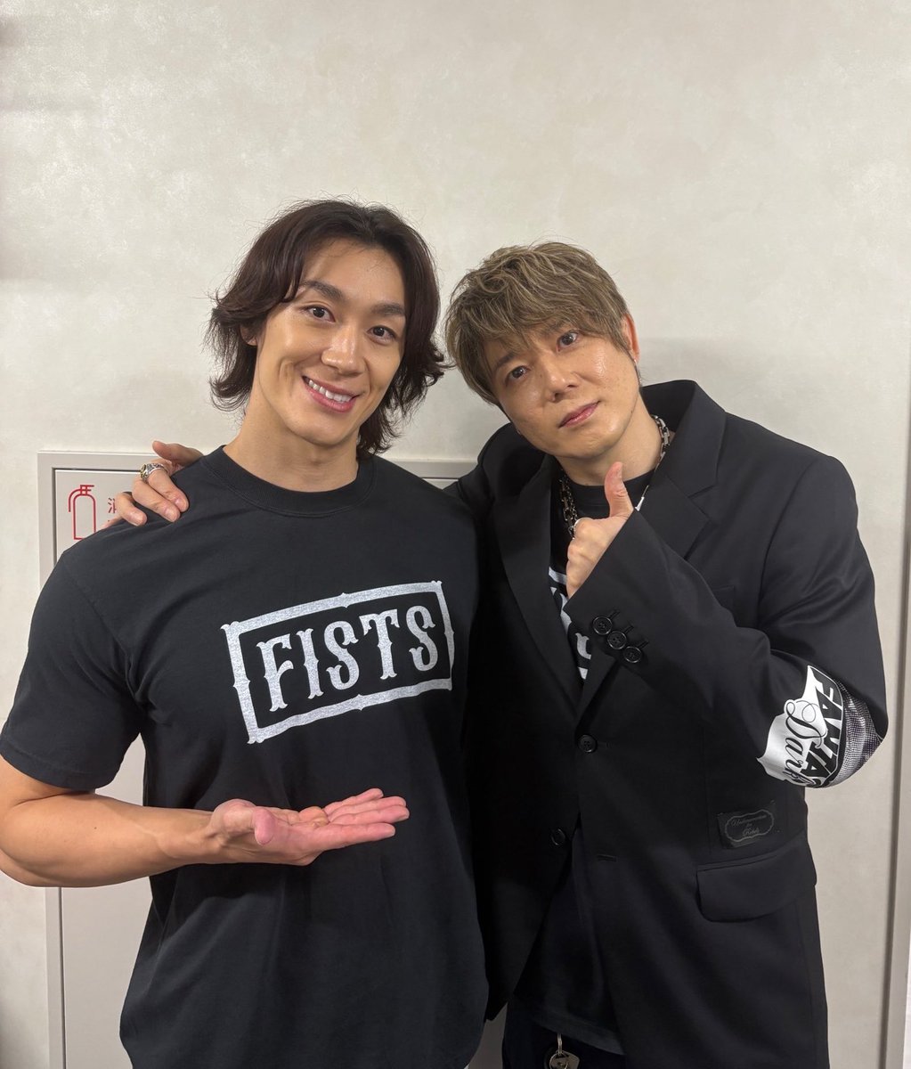 PaniCrew_GO's tweet photo. #舞台IF
本日トークショーゲスト出演ありがとうございました
甘酸っぱくて一番尖ってたあの頃を思い出し、大好きな役者の皆様の熱演に胸打たれました
いつでも代わりに謝ってあげるからどこまでも突き進んで！
皆様忙しそうで凌大君と塁斗君と写真撮りました
ラストまでロックに弾けてくださいませ！ https://t.co/wrBfB1HzyF