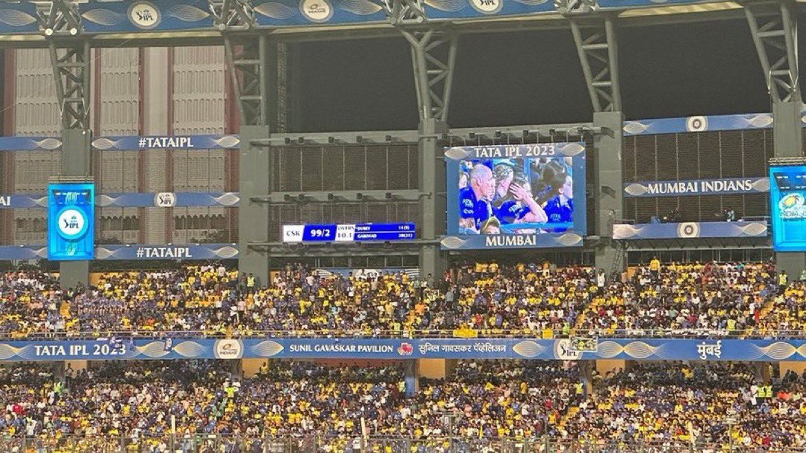 CSKFansArmy's tweet photo. Wankhede will always be CSK fans fort 🦁🔥 https://t.co/Z9B6Z70wQt