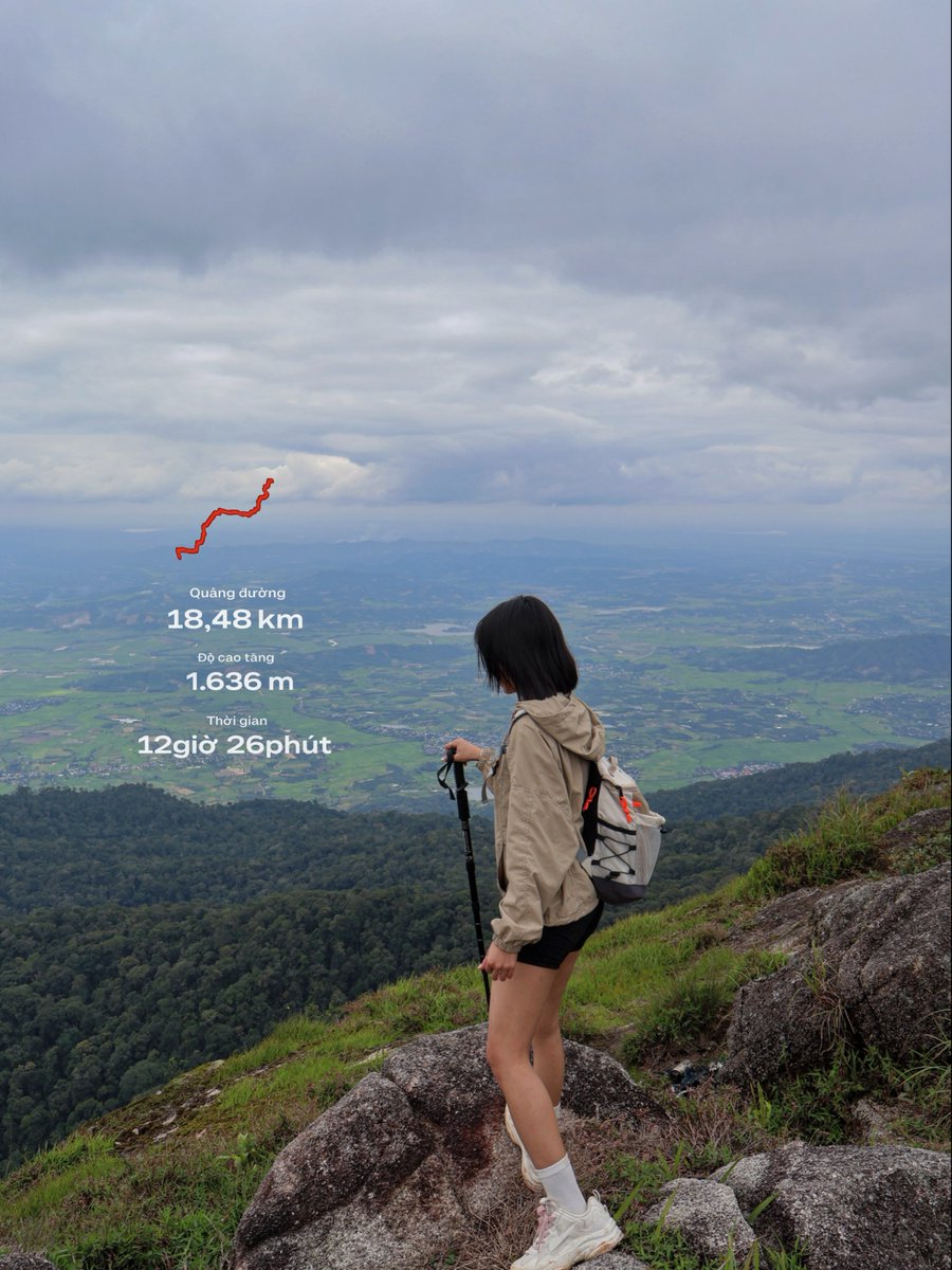 nipi_lemus's tweet photo. Động lực để Hà Trang chinh phục đỉnh 1. 636m là sợ thiếu ảnh, thiếu source up CapCut. Giữa núi muốn quay về, chỉ cần nghĩ tới mấy tấm ảnh cuối là lại ráng leo tiếp. https://t.co/HpZasLRKe4