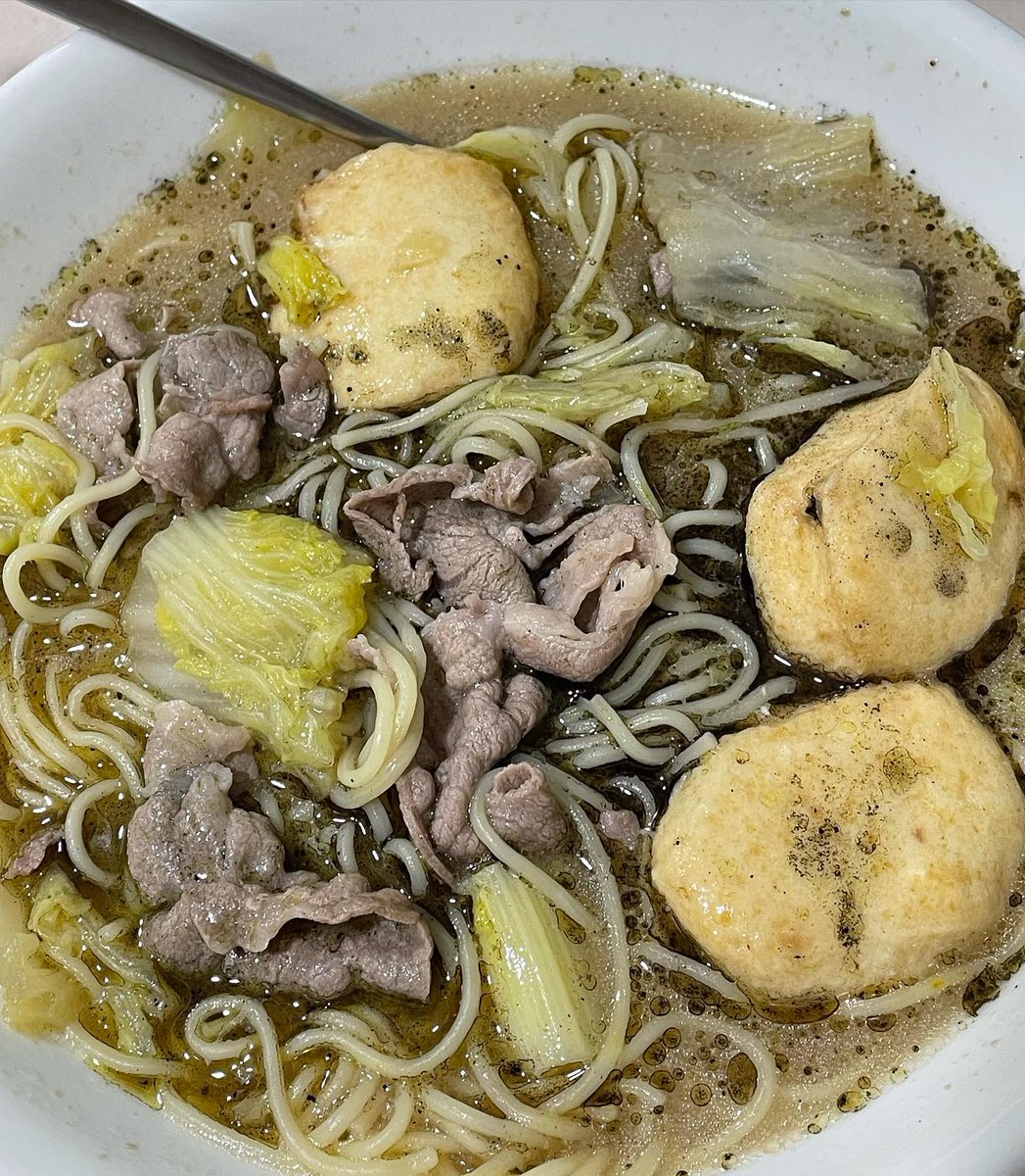 PalmeUBOaaNetaP's tweet photo. Nissin x Tonkotsu King black garlic ramen! https://t.co/uiumnbGEt4