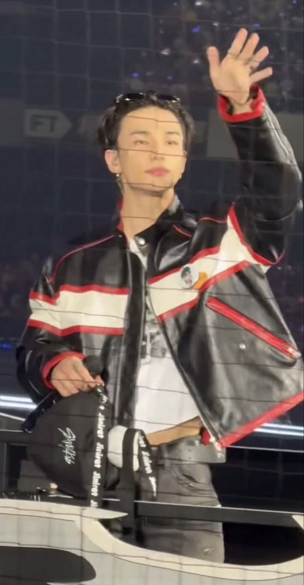 evgmonn's tweet photo. skinny jeans,  crop top and biker jacket… ohh lord have mercy 

#hyunjin https://t.co/yVdFb8x4aa