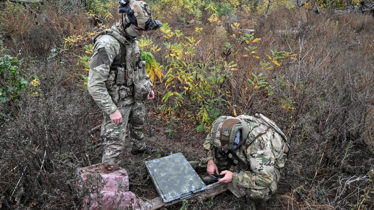 RpsAgainstTrump's tweet photo. JUST IN: Starlink speeds for Ukraine’s military are back to normal after more than a week of restrictions, Ukraine’s Defense Ministry said Saturday. https://t.co/jTdvRth7X6