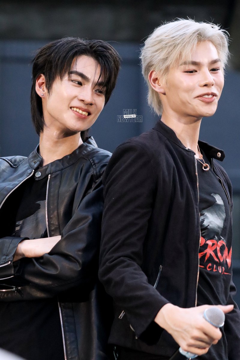MilkNewyearOFTH's tweet photo. โลกเอียงหากันตลอดไป~~~~
หวานกันสุดๆ 💓💓

THE CROW CLUB BUSKING

#TheCrowClubBusking
#newyearnwp #milk2may
 #MilkNewyear 
@milk2may @NewyearNwp https://t.co/1k8Ew1hyPs