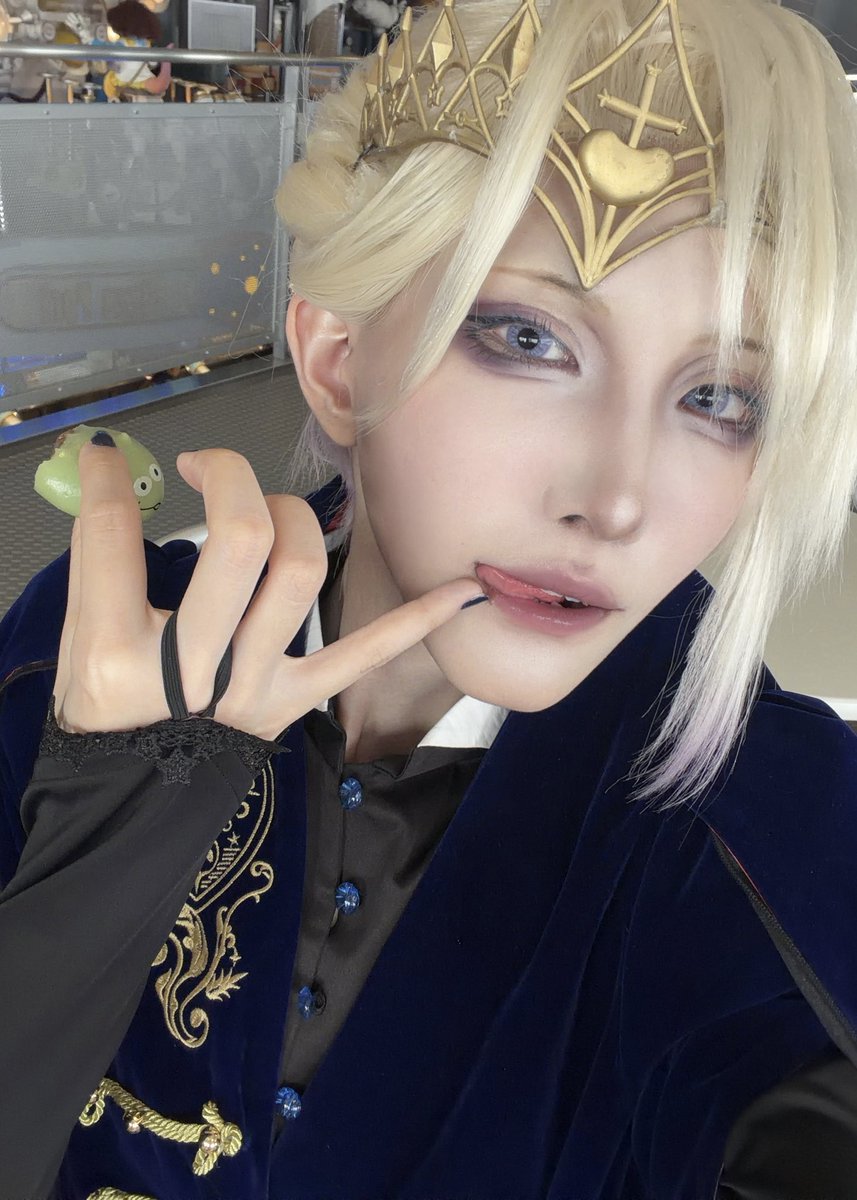 gyutan_en's tweet photo. チョコさえも𝒗𝒊𝒍様の味方……👑✨
#Dハロツイステ 
#Dハロ仮装2026 https://t.co/oXzUoauIU0