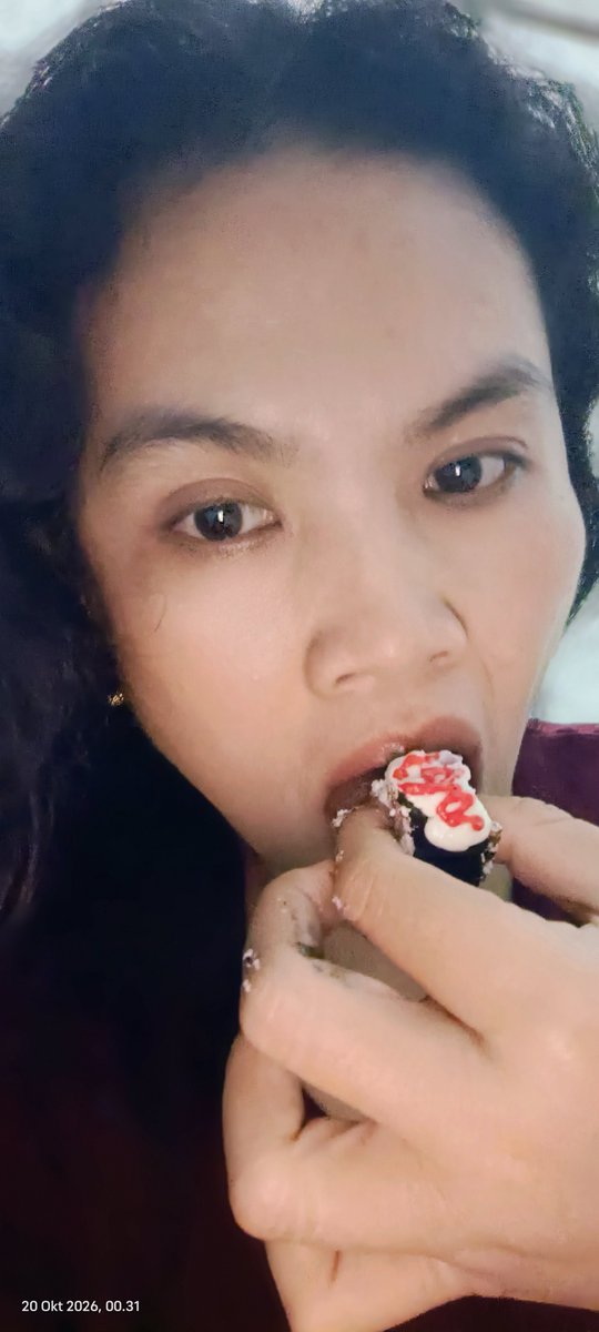 fidapurba's tweet photo. Happy birthday to me 
Selamat ulang tahun untuk ku 
please my dreams come true soon Amen. 🙏👼
@fidapurba 
#latepost 
#mybirthday  
#happy39yo https://t.co/MXuJcW4iSR