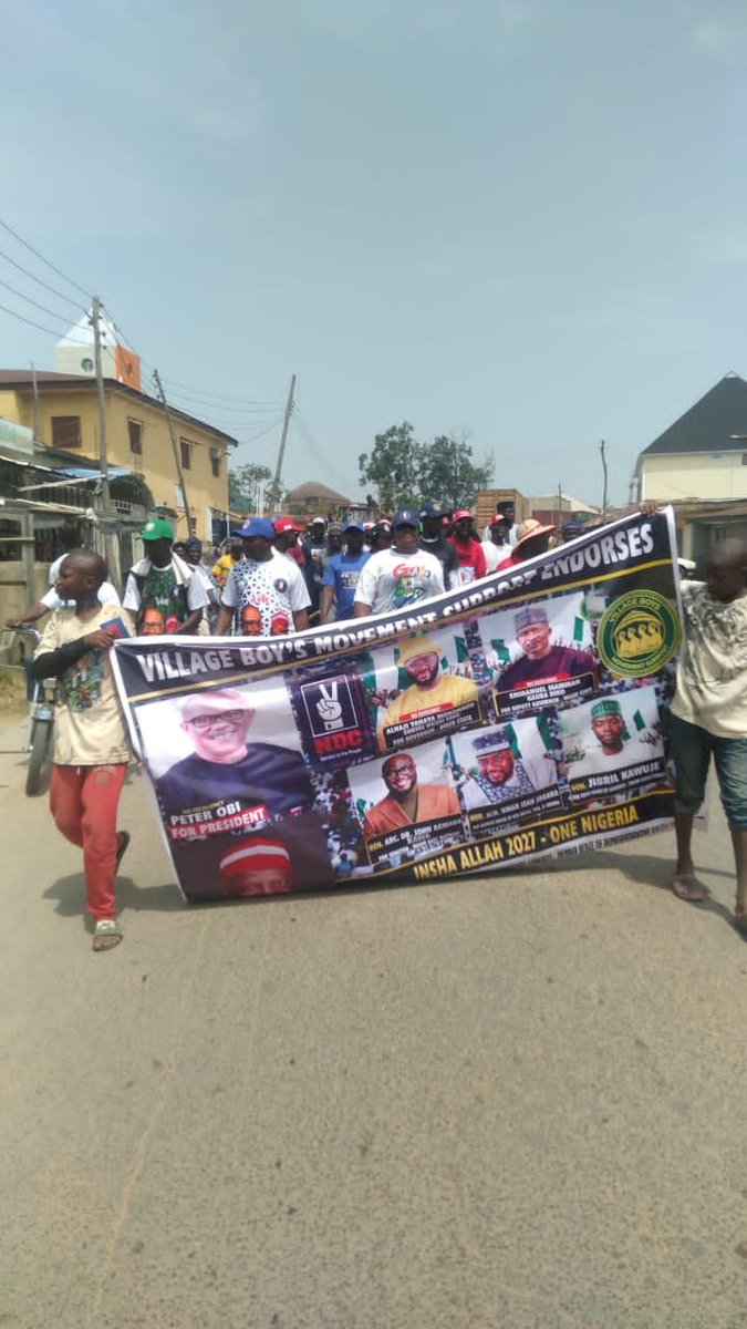 OOdocha's tweet photo. Clear road for Minna 
E Choke oh
Vote Peter Obi and Kwankwaso 
NDC is the party 
Logo is 2 Fingers up ✌️✌️✌️ https://t.co/ynQl9fpKBE