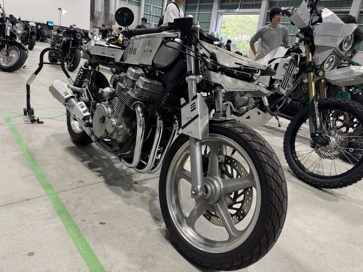 syakurin_STEEL's tweet photo. 原型ないシリーズ凄かった👀
 #C2M2 

現行GB▶︎ナイトホーク750▶︎DUKE890▶︎SRX6 https://t.co/1gDzMAtaps