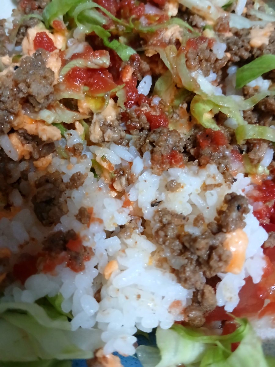 sshaking098's tweet photo. 沖縄・首里で首里城を一望しながら琉球王国の食思想「命薬（ヌチグスい）」を伝える名店「なぎいろ」さん。なんと新宿伊勢丹の催事に出店されていると知り駆けつけました！
​石垣島・西表島の八重山産ひとめぼれの新米を使ったタコライスや、希少なアグー豚のステーキ弁当、本場の琉球料理などどれも絶品✨ゴーヤーのピクルスや無添加のお菓子まで沖縄の美味しい恵みが凝縮されていて最高でした！
​東京でこの味が楽しめるのはいよいよ10月27日（火）まで。お近くの方はぜひ足を運んでみてください！
​#伊勢丹新宿 #なぎいろ #沖縄グルメ #首里 #八重山