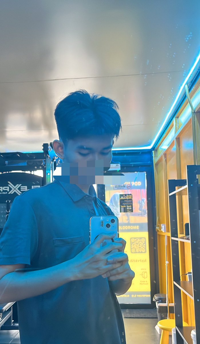 kamukaisah's tweet photo. Huhu after gym masi pemula ada kah t yang mau ajarin 🥺 #mlm #gayjakarta #b #needgymbro https://t.co/NVkNYEo0xz