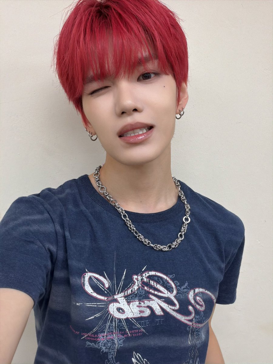 lm007bbbb's tweet photo. 두손안에 허리 다 들어올듯 https://t.co/iQdHshcEUg
