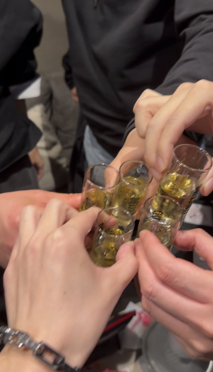 kazama_0425's tweet photo. ガチで一番星プロジェクトヤバいwwwww
今日テキーラ祭りでエグい笑笑

こんなん初めてや。今のメンバーまじでアルファすぎるwwww https://t.co/iBn6wAg9km