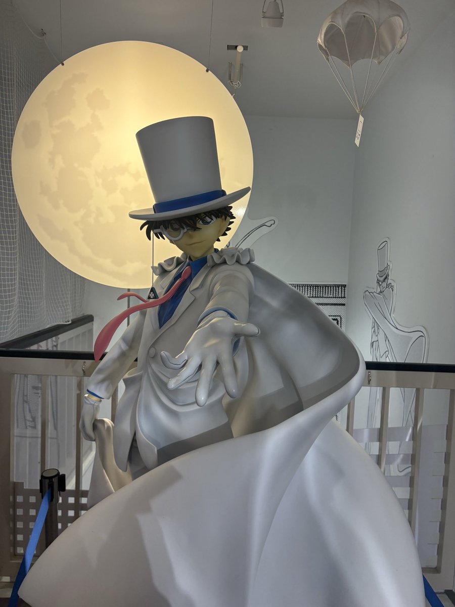 mogu_uv_'s tweet photo. ⬅️俺の撮ったキッド様
お母さんの撮ったキッド様➡️ https://t.co/QrTB9iw7Ow