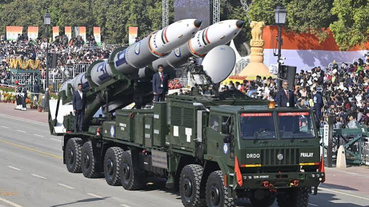 ParthVa53135321's tweet photo. Conventionally we are way behind China ,but rocket force remains a domain where we can put a fight ..yet neither forces no the Govt seem to care 

YET SEE THE NUMBER THAT ARE ORDERED BY THE FORCE ...THE CONCEPT OF SEPARATE ROCKET FORCE EVEN IS OPPOSED by Many and Obviously you cant expect much from Current MoD....

Our Missile development capabilities due to DRDO been superb now and with Pvt Industry entering production you can manufacturing at scale 

Its the lowest hanging fruit for us 🗿