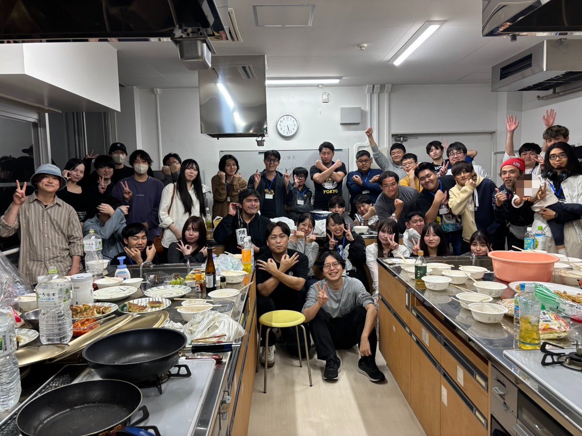 chabaou9's tweet photo. #復活の餃子人狼会

再結成のちゃばかじゅきまるに最高の仲間まるちゃん＆ジェイが加わり、
餃子人狼会復活しました！
みんな集まってくれてありがとう😁
いやー俺の買い物欲を満たしてくれる企画
次はみんな1000個食べきってな！！ https://t.co/k7k8UrAyxD