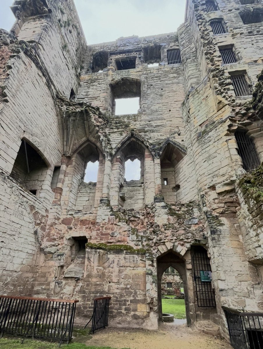 LauraAKarim's tweet photo. Hello from Ashby de la Zouch Castle transformed from a modest manor house into a luxurious fortress by William, Lord Hastings in the 1470s, when his friend #EdwardIV granted him permission to crenellate four manors & create enclosed parks around them. Hastings seems to have made Ashby his main seat (he also transformed his birthplace at Kirby Muxloe.) The vast wealth he accumulated from Edward’s favour, plus his French & Burgundian pensions is apparent from the grandeur of the ruins. 

The castle also inspired Walter Scott & is the setting for the tournament scene in Ivanhoe. Today, it is owned by the Earl of Loudon (a descendant of both Hastings & Edward IV’s brother George, Duke of Clarence) & managed by English Heritage. 

See linked post for more on Hastings & his significance in the events of 1483.