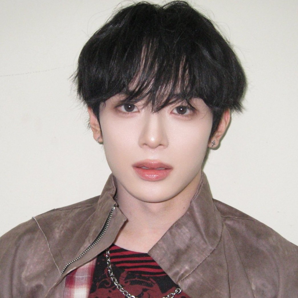 Inhee1102's tweet photo. 조형 자체가 너무 신기하게 완벽함.. 에어브러시로 빚은거같애.. https://t.co/j5LVoxbXm8