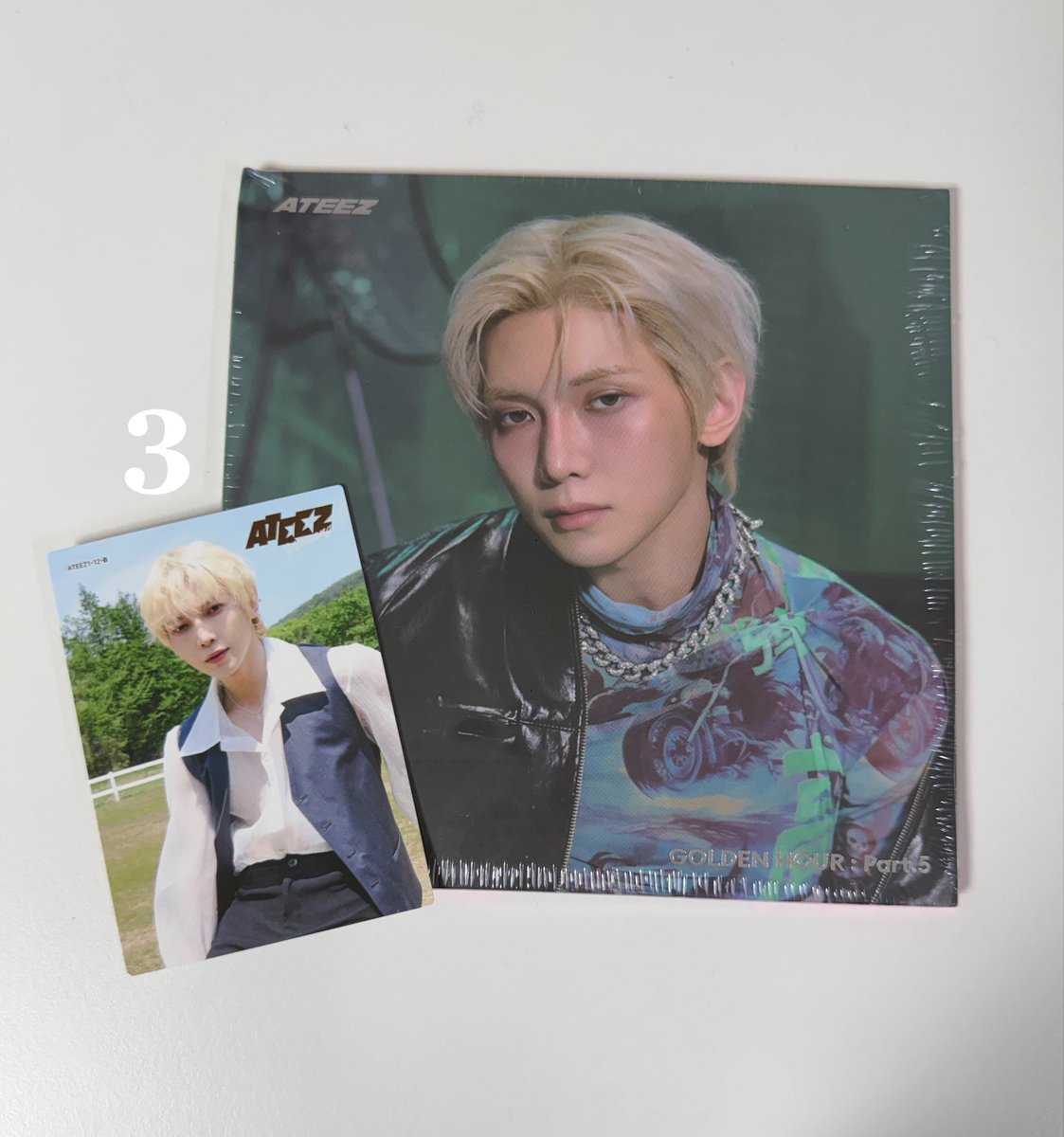 scuwwy0's tweet photo. 에이티즈 8주년 기념 이벵,,

#rt  + #follow
ꯁꯧ트친필참

당발 11/13 컴백날 #ATEEZ 

1) pt.5 우영/여우즈 디지팩 미개봉
2) pt.5 최강즈 미지팩 미개봉, 애니티즈 종호 특전 미개봉
3) pt.5 여상 디지팩 미개봉, 밈카 여상
4) 8주년 전시 홍중 특전, 애니티즈 홍중/윤호 특전 미개봉

멘으로 원하시는 거 번호 적어주세요 !!