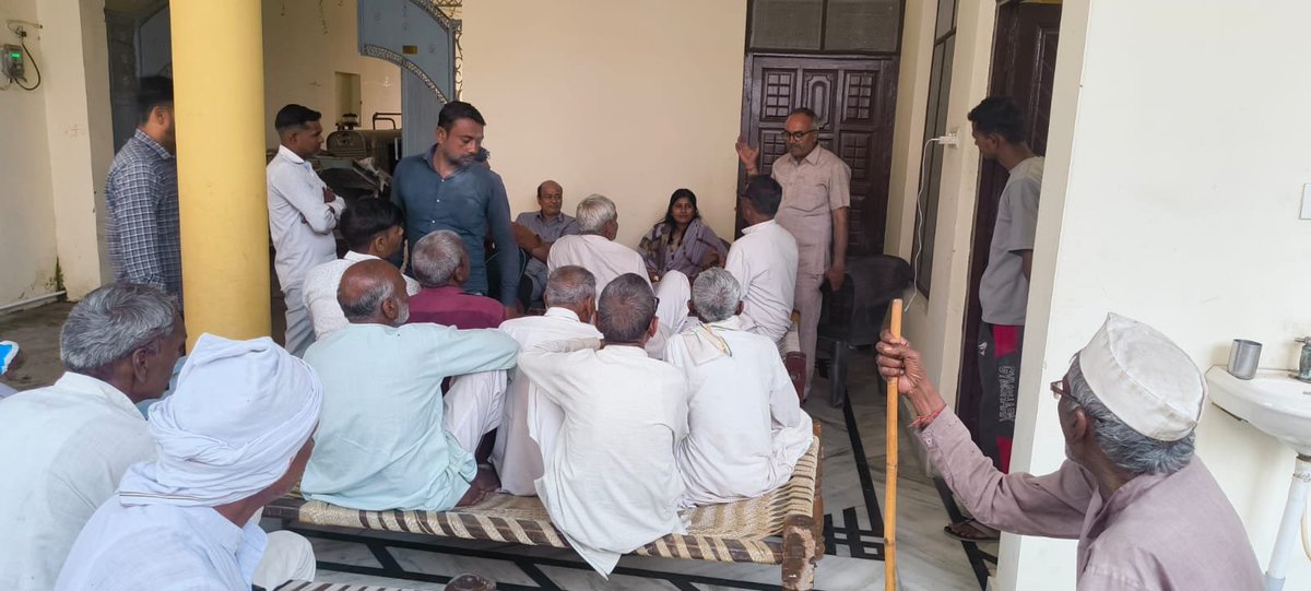 SupriyaPalRLD's tweet photo. आगामी 25 अक्टूबर को बघरा में आयोजित होने वाले चरथावल विधानसभा के कार्यकर्ता सम्मेलन के निमित्त आज चरथावल के ग्राम मथुरा पहुंचकर अपनों से आत्मीय संवाद किया और सभी को सम्मेलन में सम्मिलित होने का स्नेहपूर्ण आमंत्रण दिया।

इस अवसर पर चेयरमैन श्री भोपाल सिंह जी, श्री जिले सिंह पाल जी, श्री रामपाल जी, श्री हरपाल जी, श्री राजकुमार पाल जी, श्री जयपाल जी, श्री ऋषिपाल जी, श्री उमराव सिंह जी, श्री अनुज जी, श्री अंकित पाल जी, श्री अमित पाल जी एवं श्री आदि पाल जी सहित अनेक गणमान्य लोग उपस्थित रहे।
#Charthawal #SupriyaPal #RLD