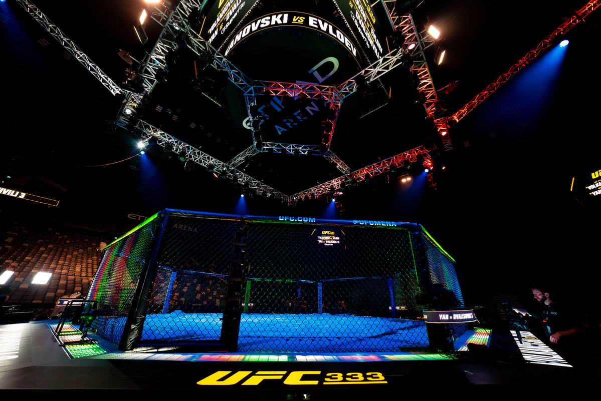 UFC_CA's tweet photo. ALMOST TIME 🇦🇪🏆🚨Which matchup at #UFC333 are you most excited for?! 

Early Prelims 10amET 👉 @UFCFightPass 

[ @VisitAbuDhabi | @InAbuDhabi | #InAbuDhabi ] https://t.co/xxmIzW6kbn