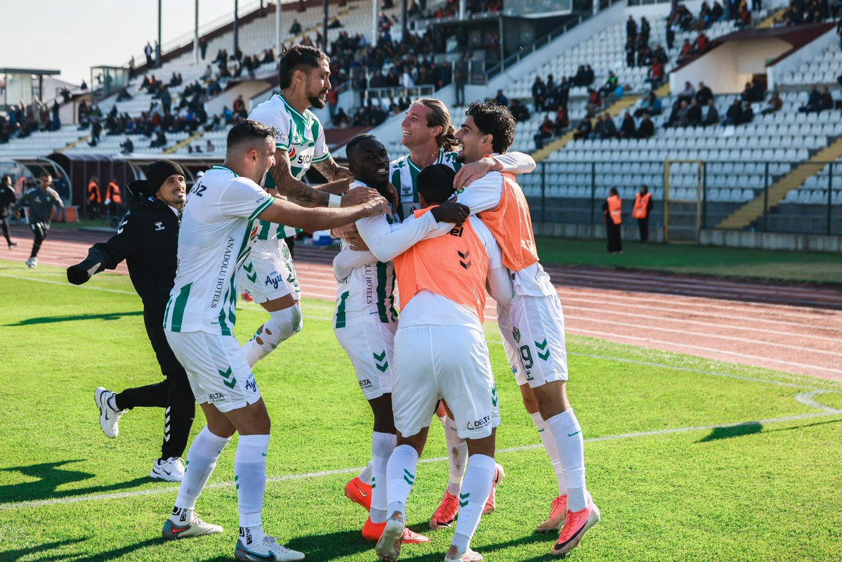 igdirFK's tweet photo. 💚🤍 Mücadele, azim, takım ruhu! https://t.co/nybpeG9Eab
