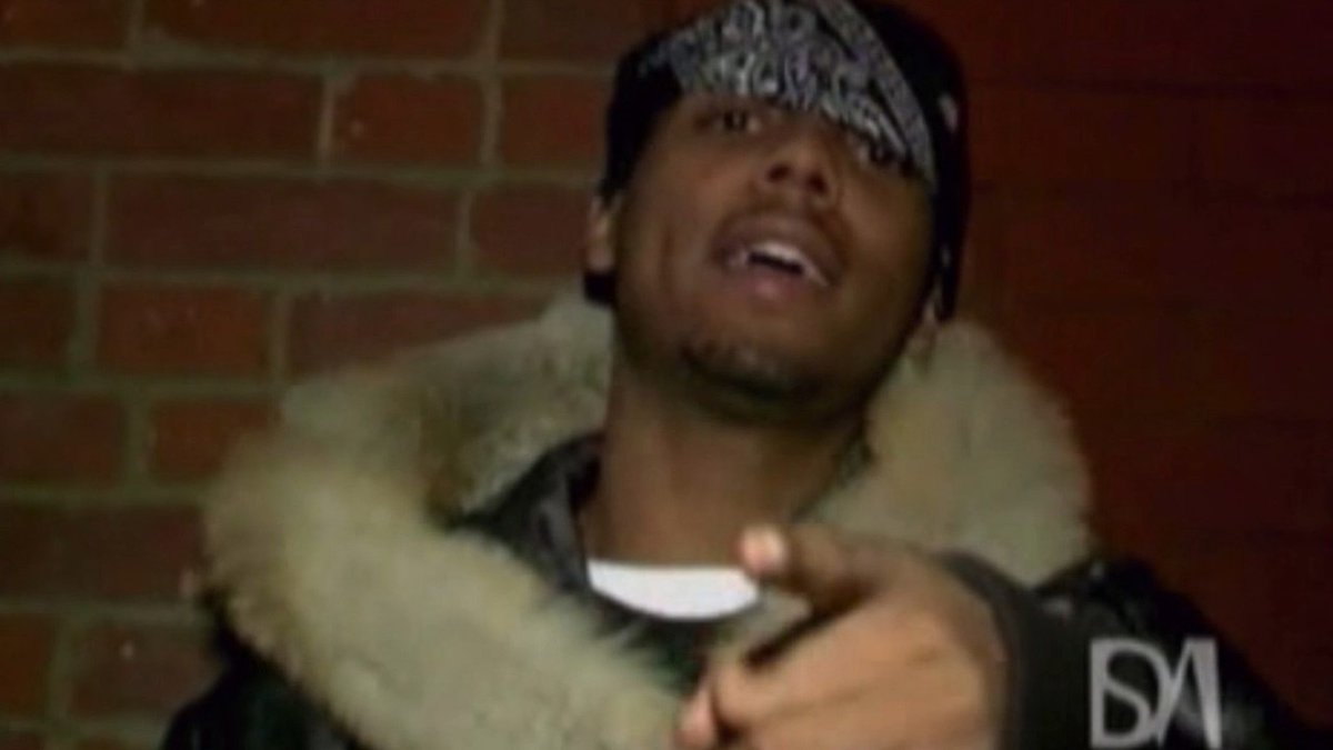 PaperChaserBlog's tweet photo. Juelz Santana - MORE GANGSTA MUSIC (Prod. The Heatmakerz) (HD Music Video) #PurpleHaze dlvr.​it/TW2rx8 https://t.co/5ZaWI6jOgL