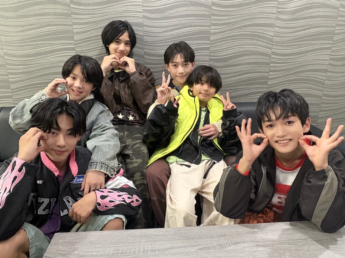 ebidan_tokyo's tweet photo. 『WELCOME TO THE NEXT TOKYO』
SHIBUYA PLEASURE PLEASURE
ありがとうございました!!

#ヒミツキチ
#エムビー 
#EBiDANNEXT #EBiDAN #エビネク https://t.co/1EsSlvD416