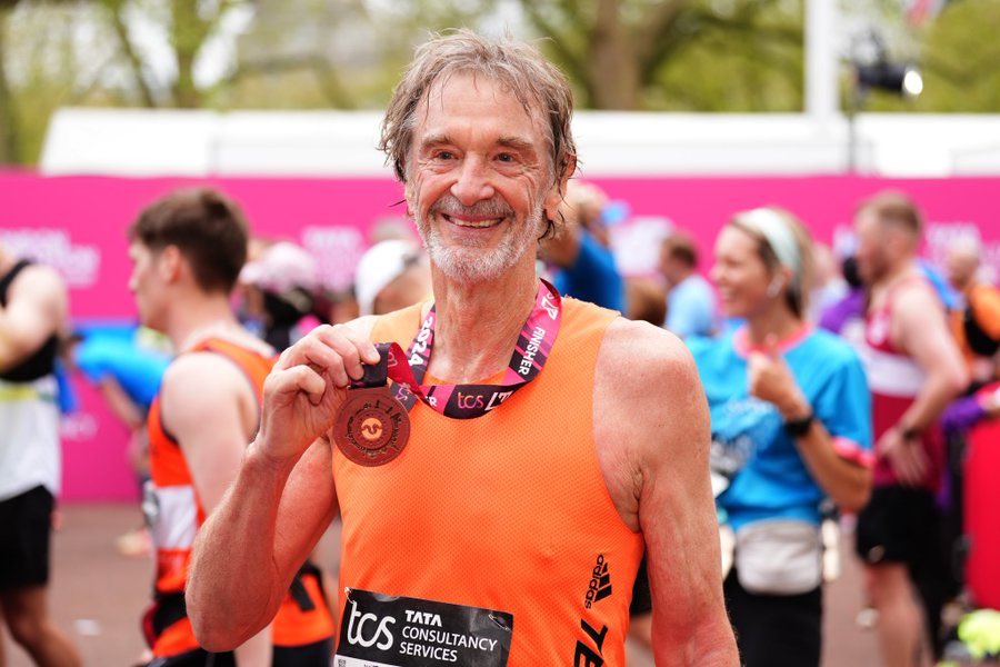 Footballtweet's tweet photo. 🚨 Since Jim Ratcliffe has become co-owner, things are only getting worse at Manchester United. 🔴

And when you read stories of him entering the physio room at the training ground and offering players advice on stretching techniques, because he once ran the London Marathon, it really says it all about where that club is going. 🤣📉