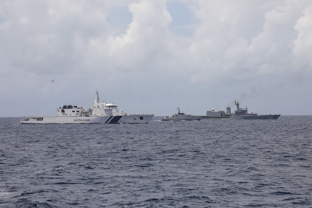 MNDF_Official's tweet photo. އެމްއެންޑީއެފް ކޯސްޓްގާޑް ޝިޕް ޢިމާދުއްދީނާއި އިންޑިއާ ނޭވީގެ ފަސްޓް ޓްރެއިނިންގ ސްކޮޑްރަން ގުޅިގެން އެކްސަސައިޒެއް ކުރިއަށްގެންގޮސްފި
https://t.co/BwV1rDMQAw https://t.co/FvoTJC1HA4