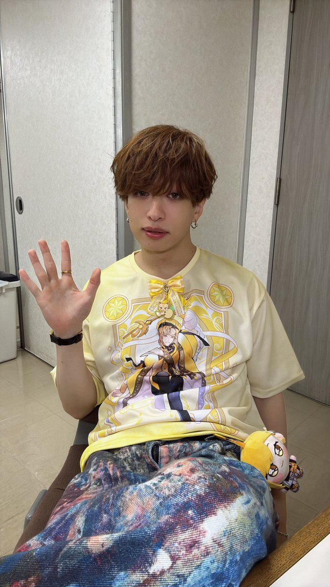 sen_sen_sen_sen's tweet photo. 浦島坂田船 ハロウィンパーティー神戸公演1日目！

神戸ワールド記念ホール！

なんて楽しいのかしらー！

最高なのかしらー！

ありがとうかしらー！

自撮り初心者すぎるポーズ https://t.co/FiIf6RUTxy