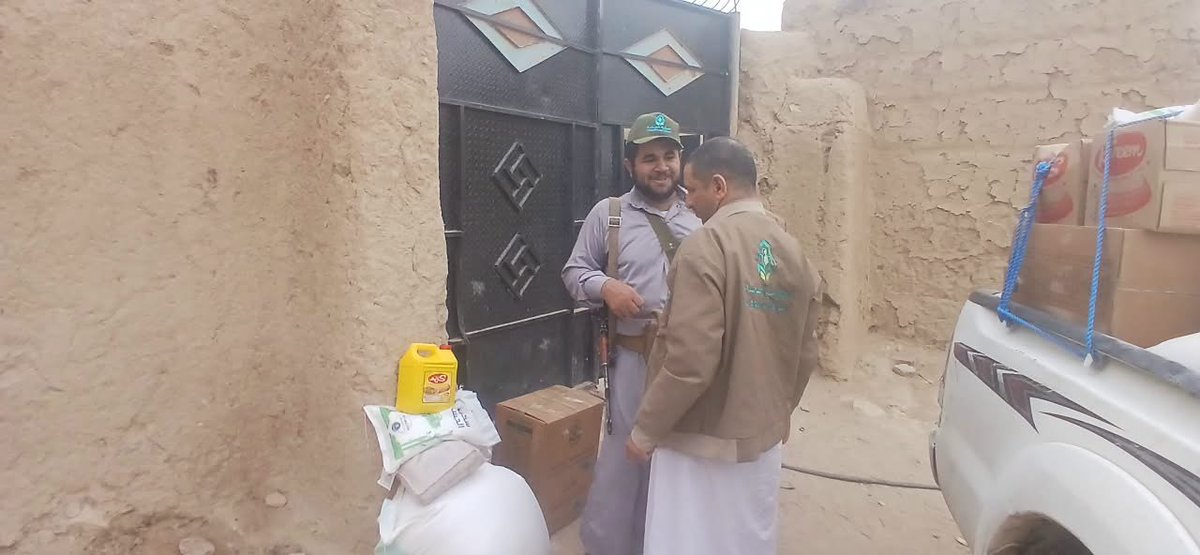 AJnyd51393's tweet photo. الجوف | تدشين الزيارات الميدانية وتوزيع السلال الغذائية والهدايا الرمزية لأسر الشهداء بالمحافظة تزامنًا مع الذكرى السنوية للشهيد 1448هـ

#شهداؤنا_عظماؤنا
#الذكرى_السنوية_للشهيد_1448هـ https://t.co/GF9yMctkh0