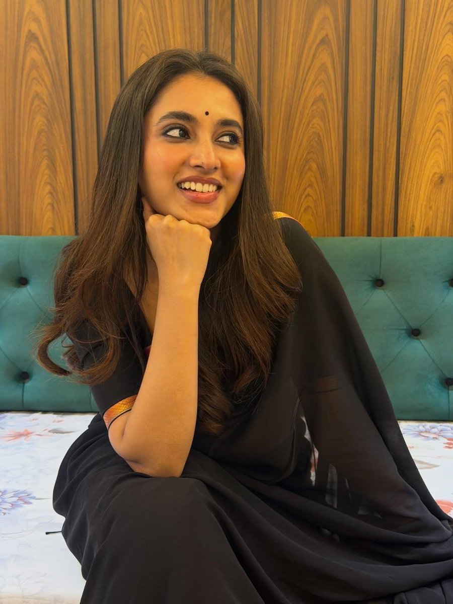 southmatinee2's tweet photo. Priyanka Mohan 😩💝 https://t.co/E5u8pws1UW